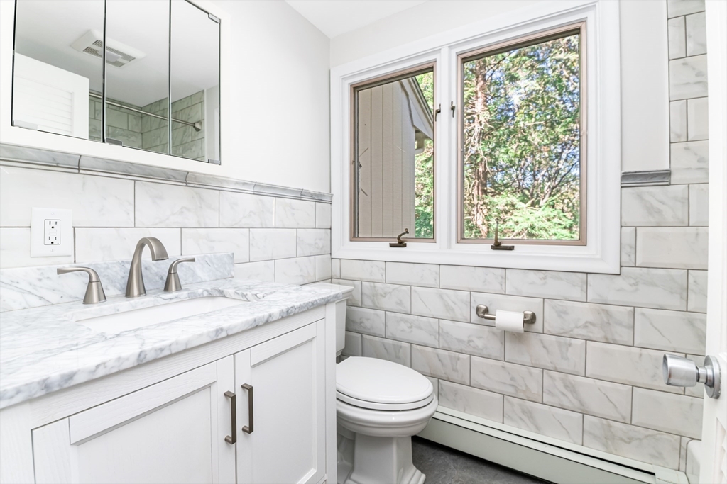 Sherborn, Massachusetts 01770, United States, 4 Bedrooms Bedrooms, ,3 BathroomsBathrooms,Residential,Active,223974