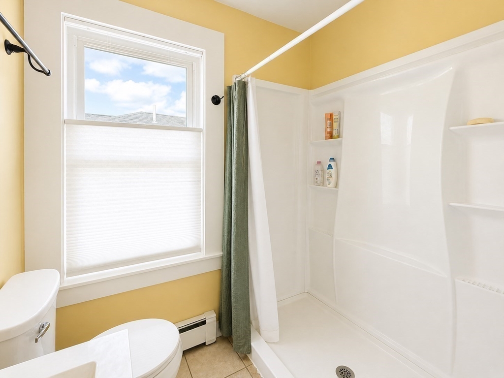 27 Holyoke St, Easthampton, MA Photo #11