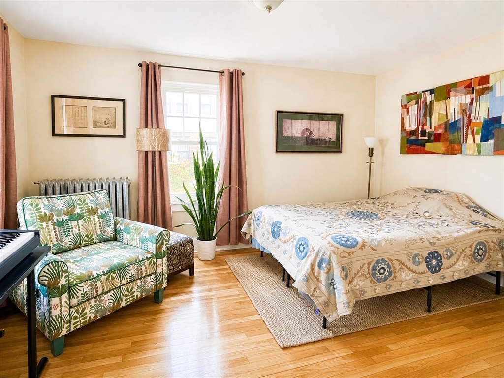 27 Holyoke St, Easthampton, MA Photo #18