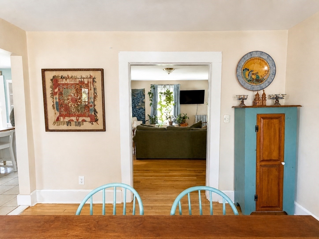 27 Holyoke St, Easthampton, MA Photo #16
