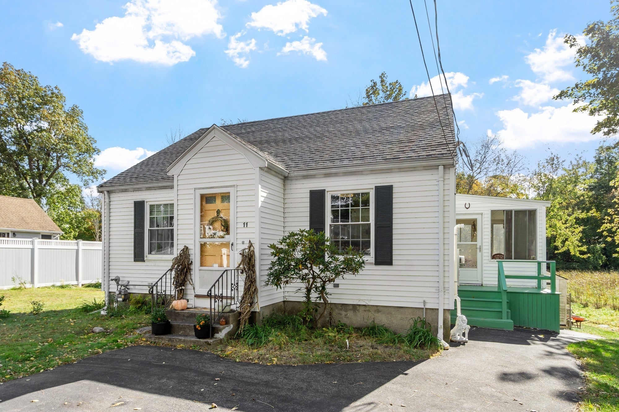 11 Barker St