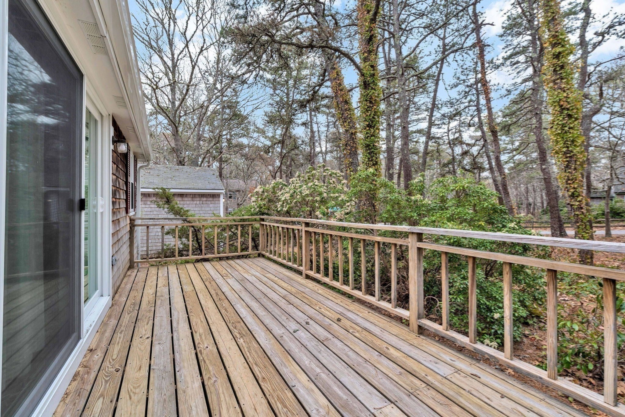 10 Bartlett Rd