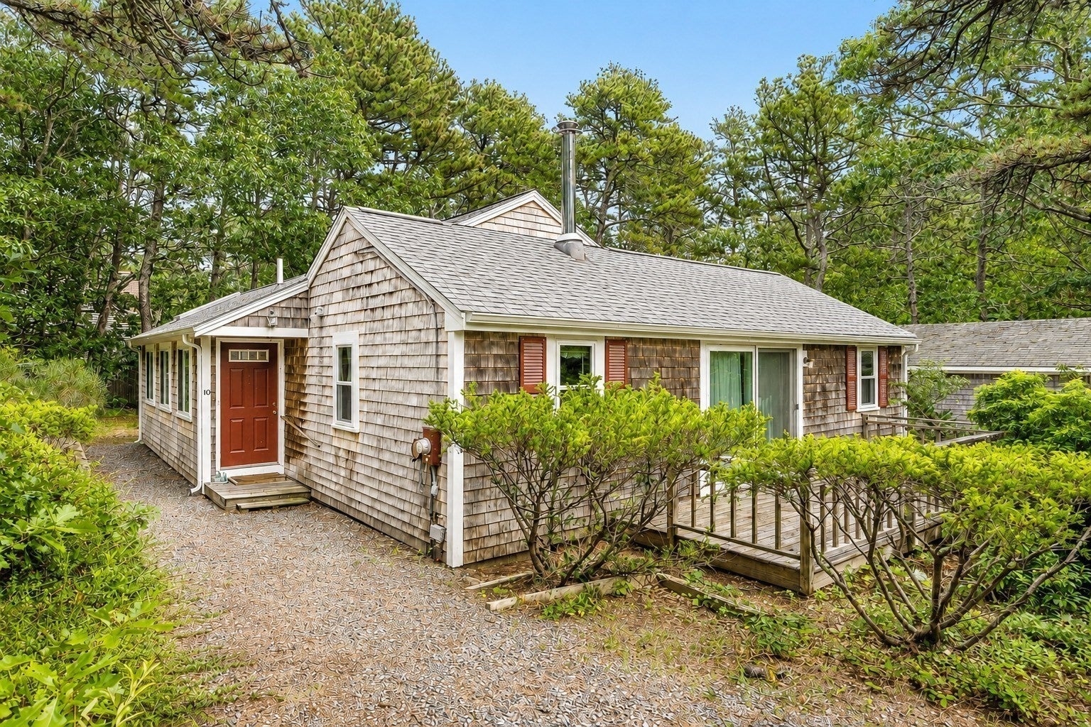 10 Bartlett Rd