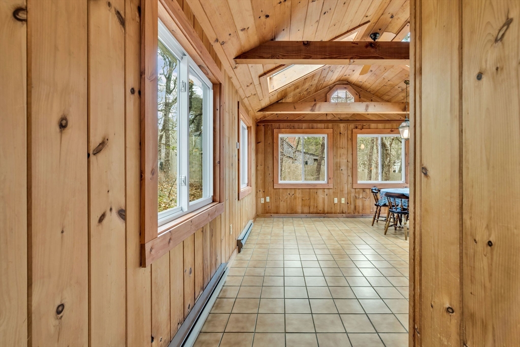 10 Bartlett Rd