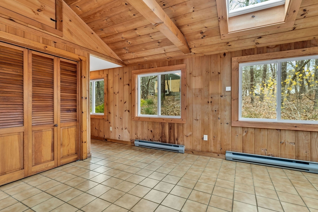 10 Bartlett Rd
