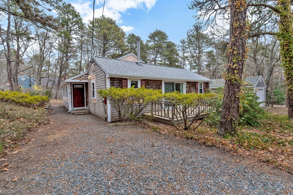 10 Bartlett Rd