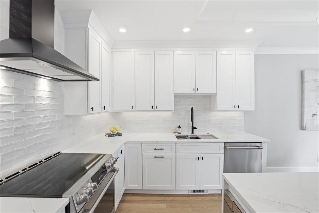 36 Loomis #401, Bedford, MA, 36 Loomis #401, Bedford, MA Photo #7