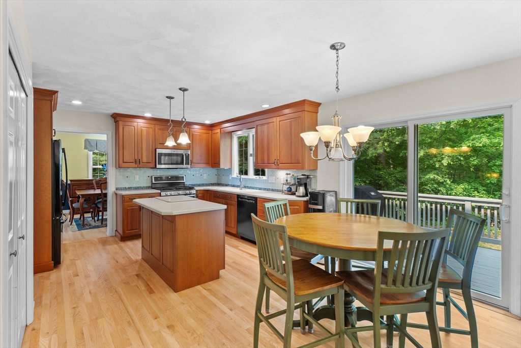2 Hickory Ln