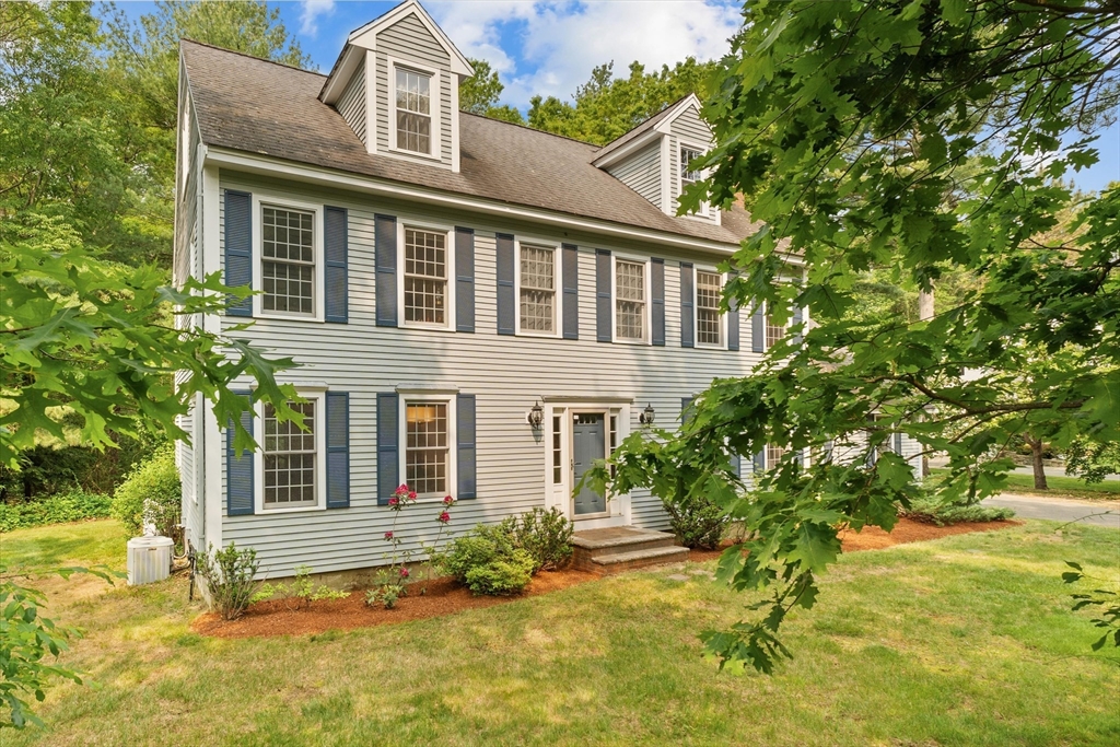 2 Hickory Ln