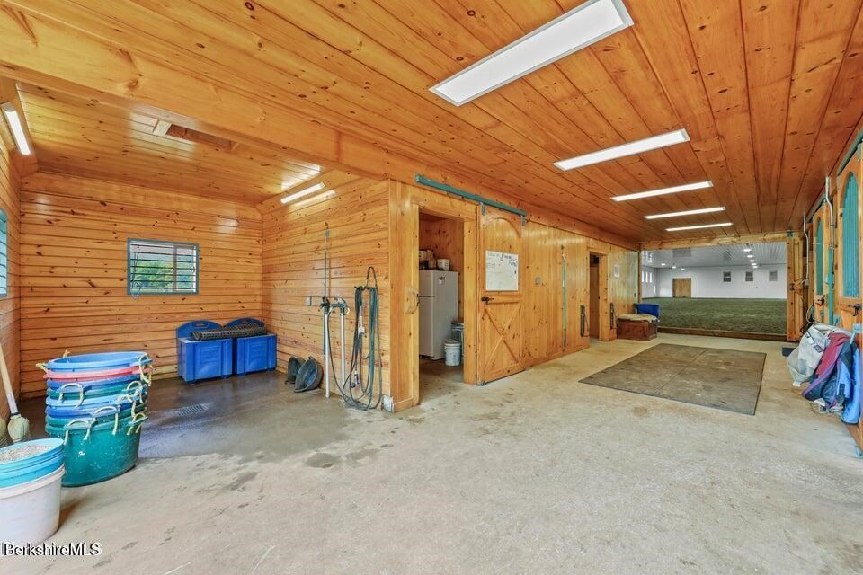 200 Easthampton Road