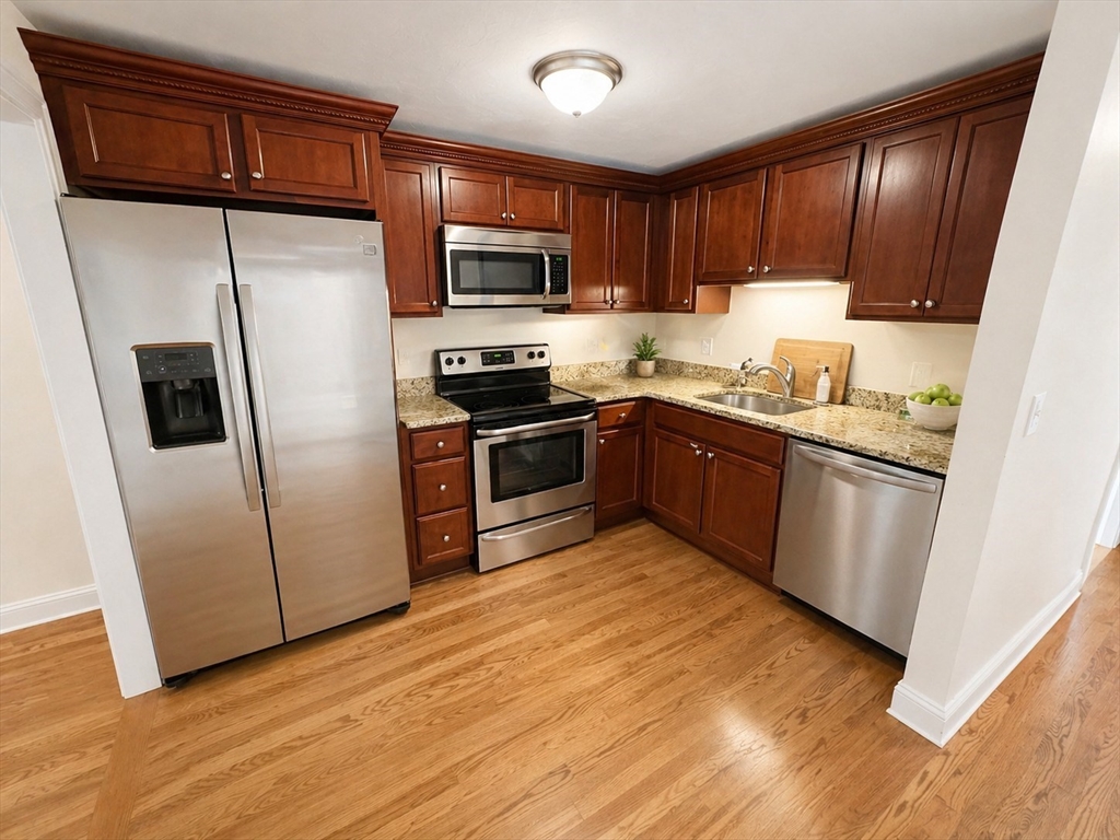 92 Sandwich Rd 4D