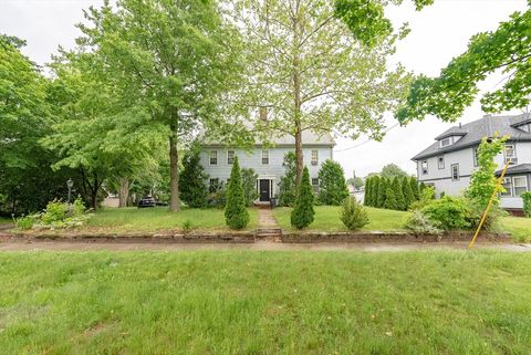 1656 Longmeadow St Longmeadow MA 01106