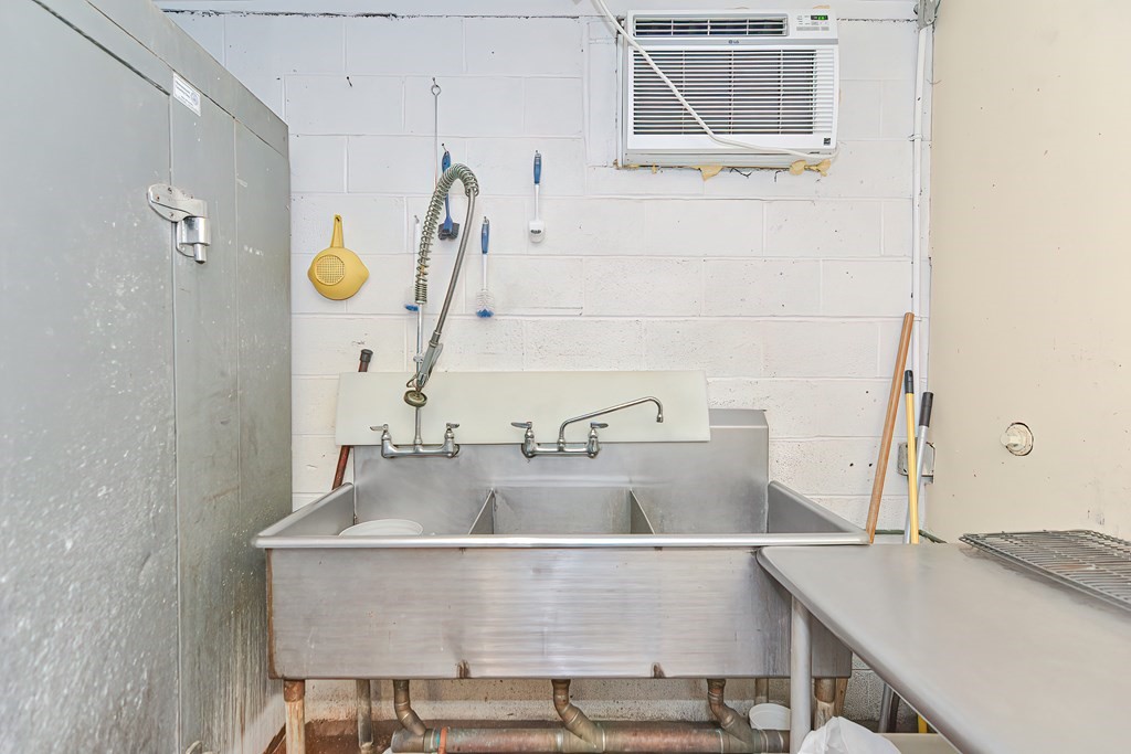 Wrentham, Massachusetts 02093, United States, ,Commercial,Active,185123