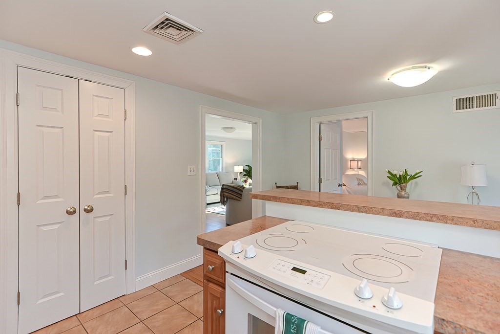 Wrentham, Massachusetts 02093, United States, ,Commercial,Active,185123