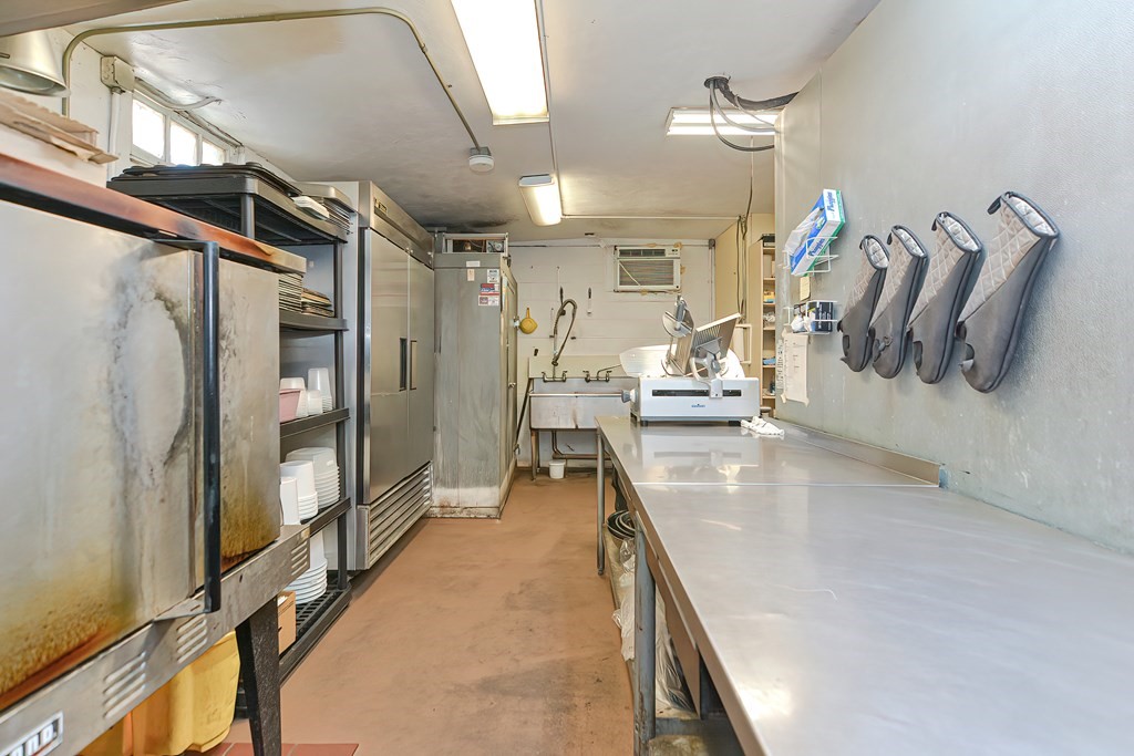 Wrentham, Massachusetts 02093, United States, ,Commercial,Active,185123