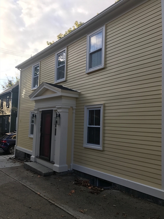 5 Daniels St