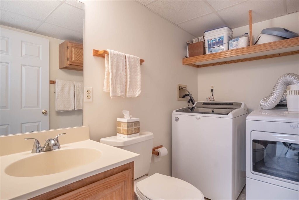 122 Brookfield Ln #122, Agawam, MA Photo #17