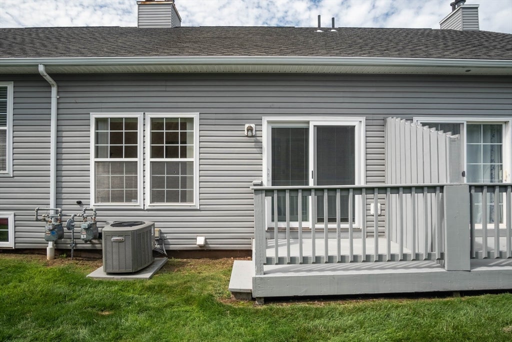 122 Brookfield Ln #122, Agawam, MA Photo #20