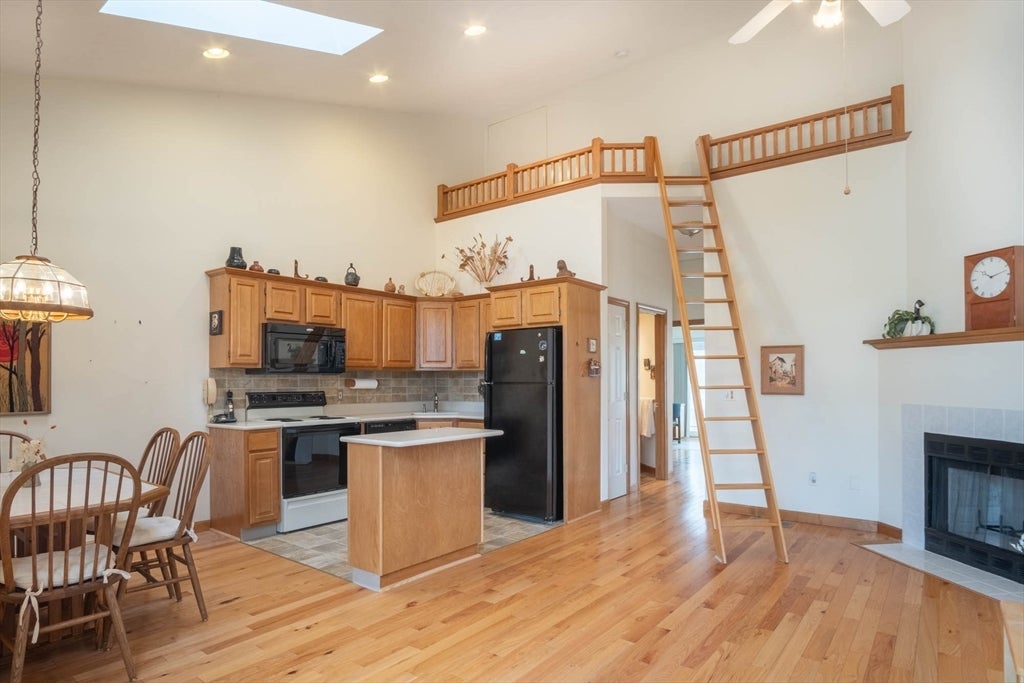 122 Brookfield Ln #122, Agawam, MA Photo #3