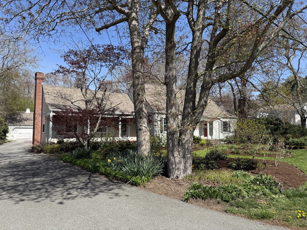 21 Memorial Ave