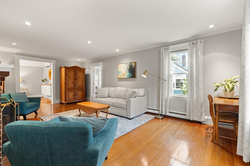 25 Eden St