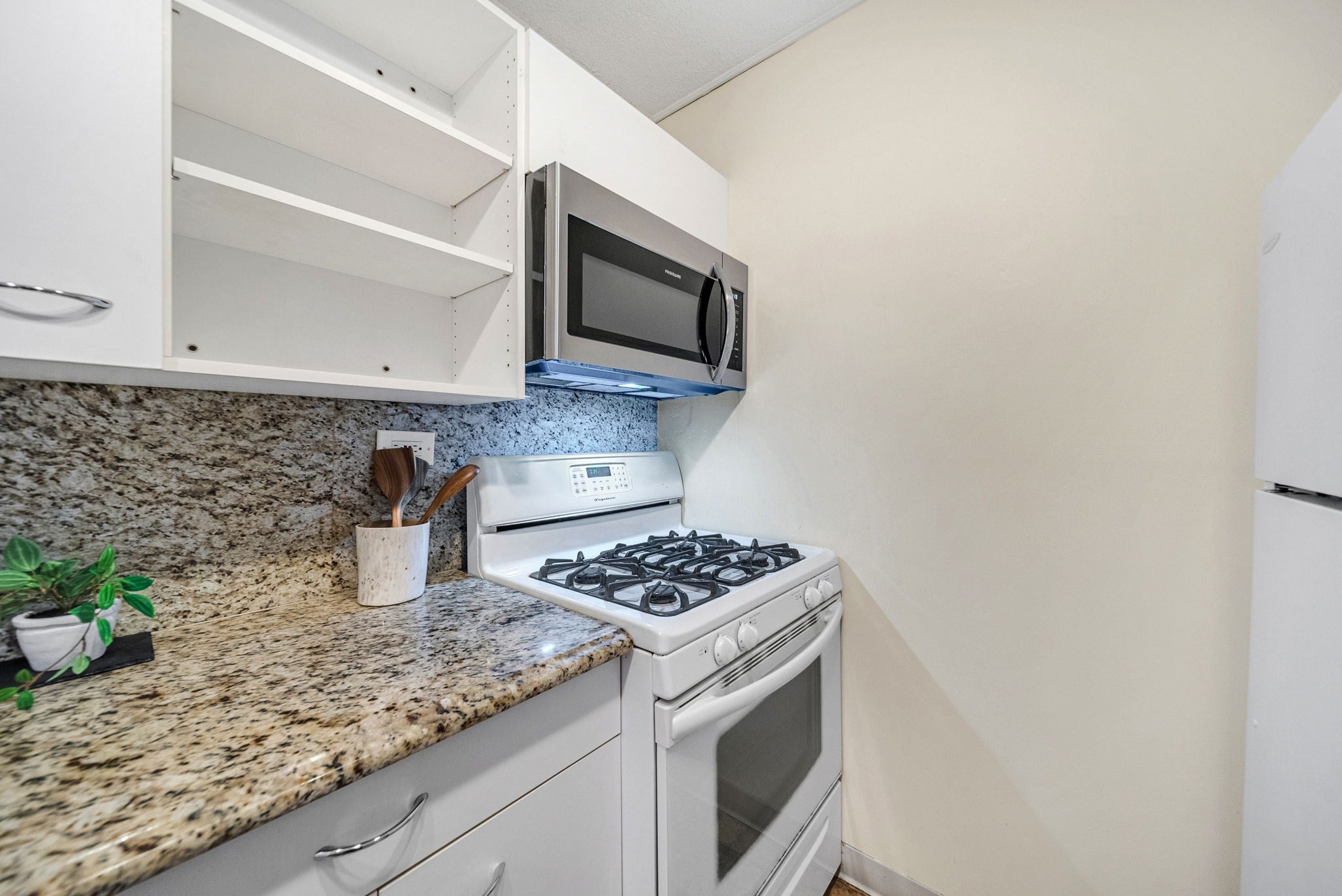 9 Hawthorne Pl #7H, Boston, MA Photo #18