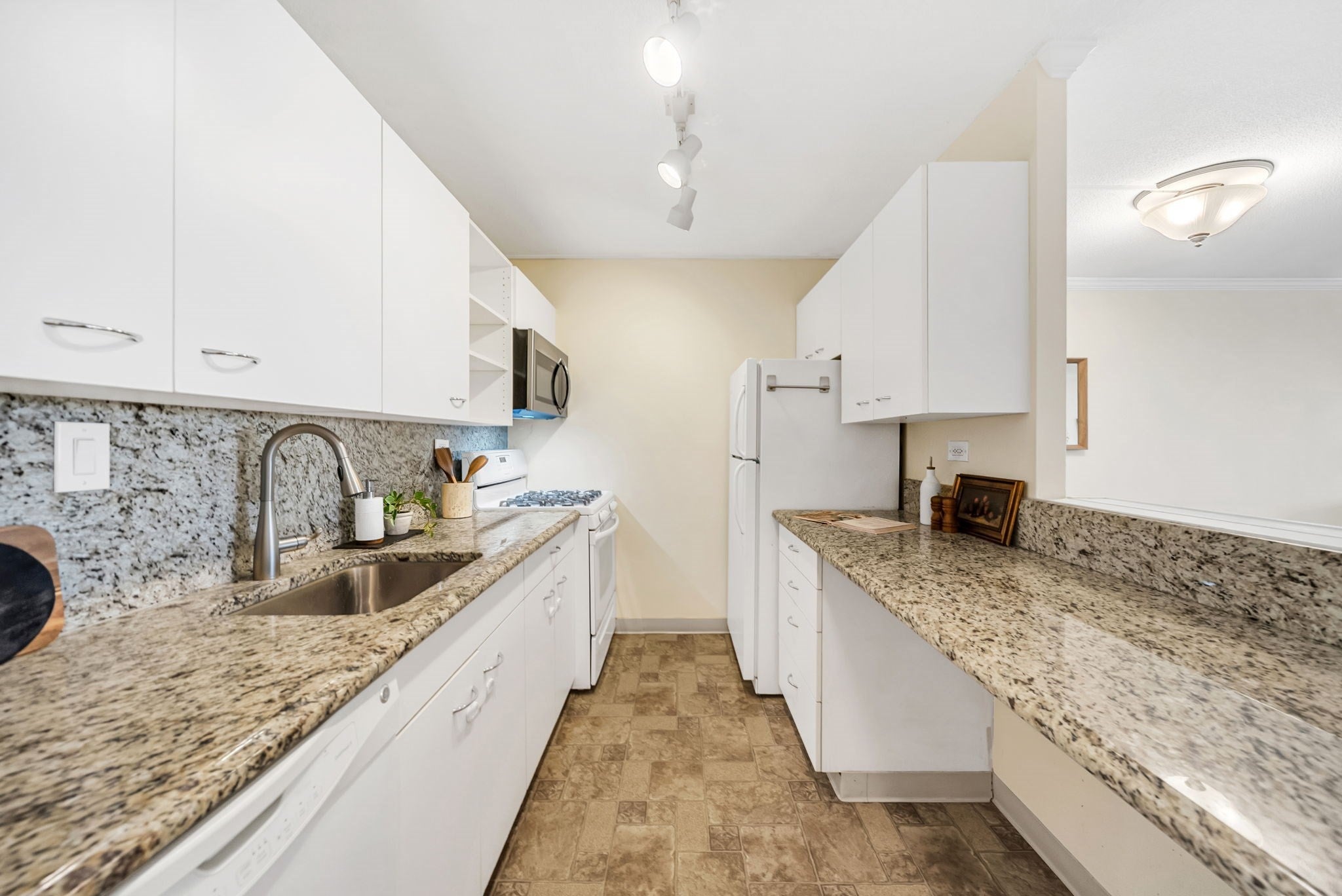 9 Hawthorne Pl #7H, Boston, MA Photo #15
