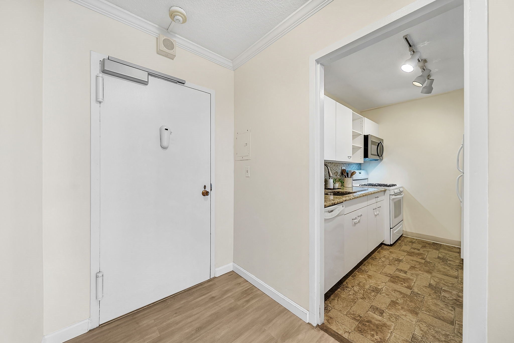 9 Hawthorne Pl #7H, Boston, MA Photo #13