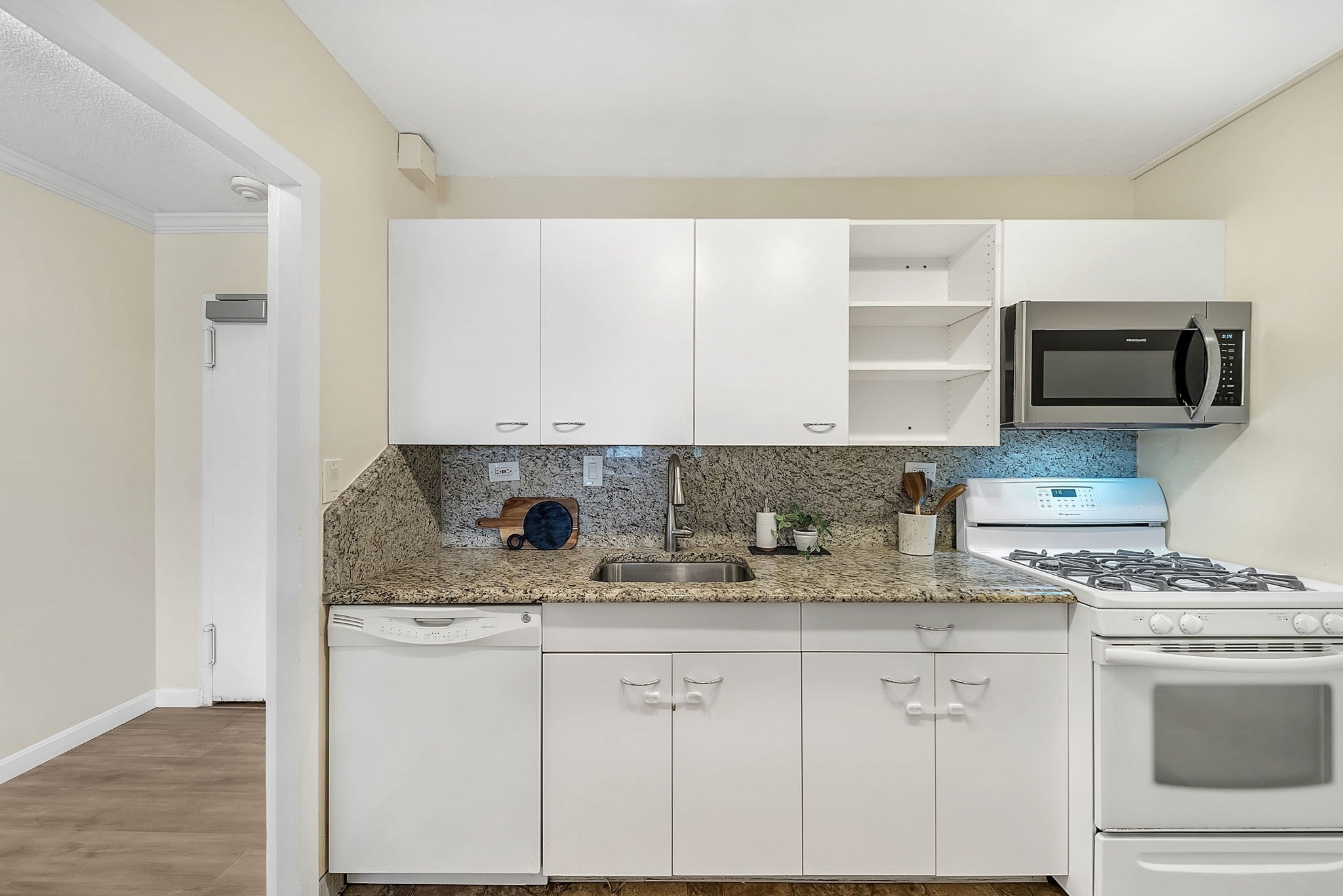 9 Hawthorne Pl #7H, Boston, MA Photo #17