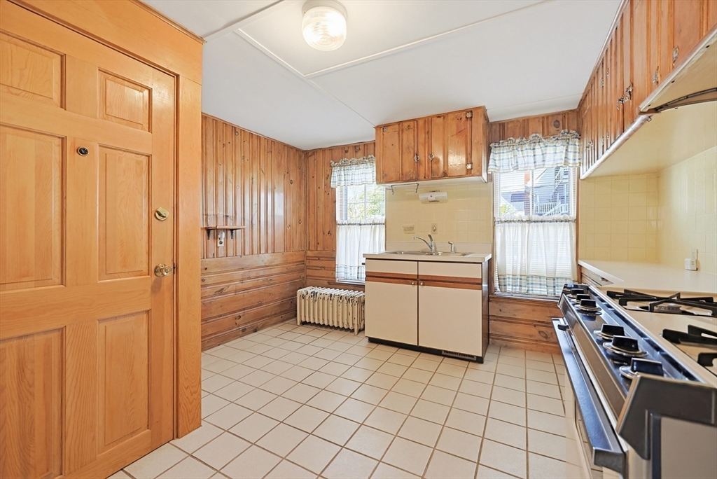 511 Ash St, Brockton, MA Photo #10