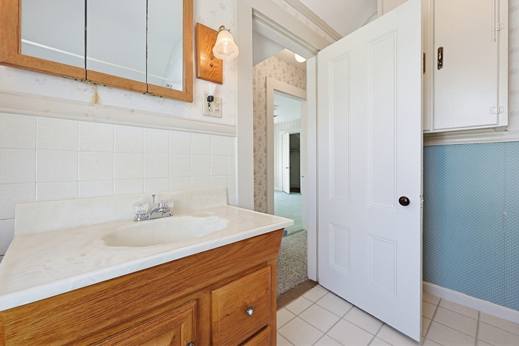 511 Ash St, Brockton, MA Photo #34