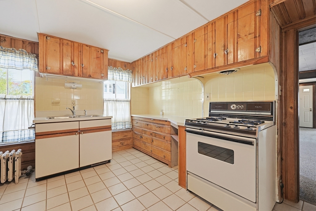 511 Ash St, Brockton, MA Photo #13