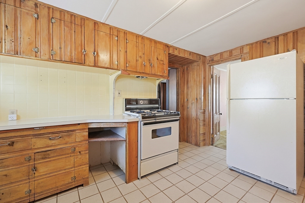 511 Ash St, Brockton, MA Photo #12