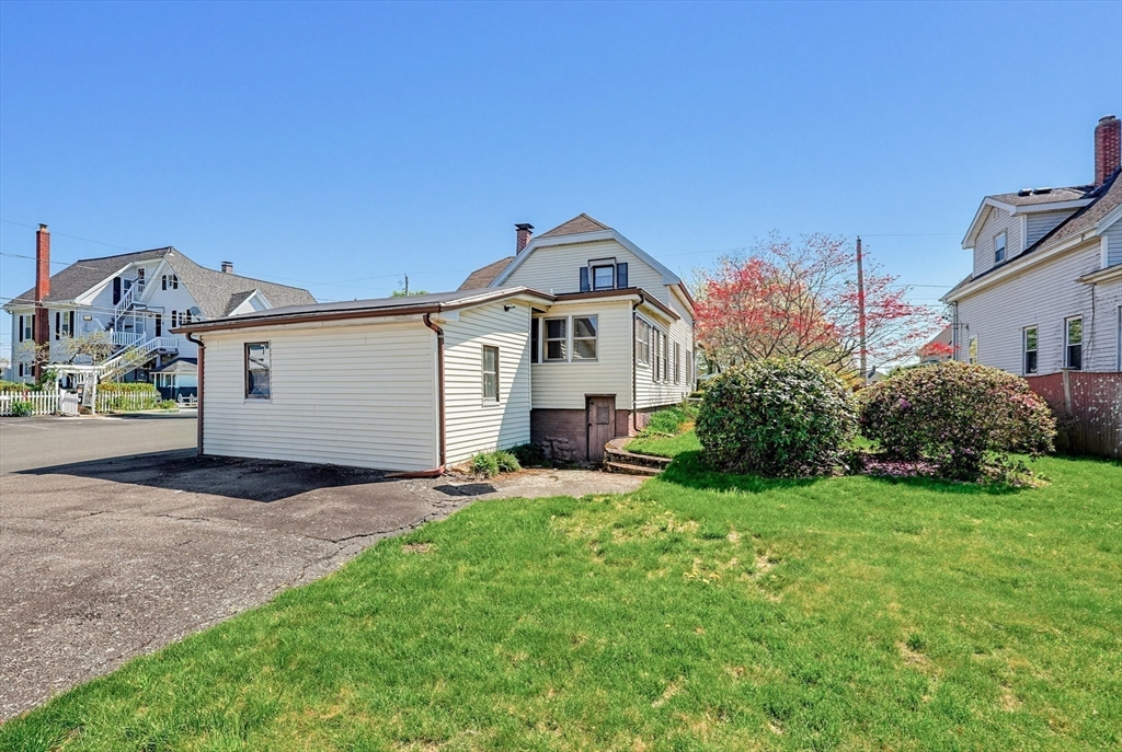 511 Ash St, Brockton, MA Photo #38