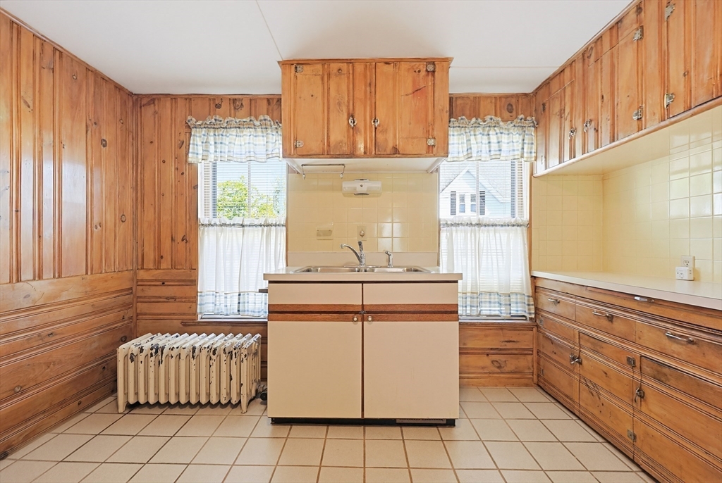 511 Ash St, Brockton, MA Photo #11