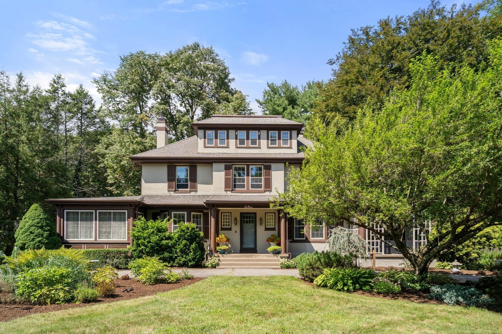 611 East Street