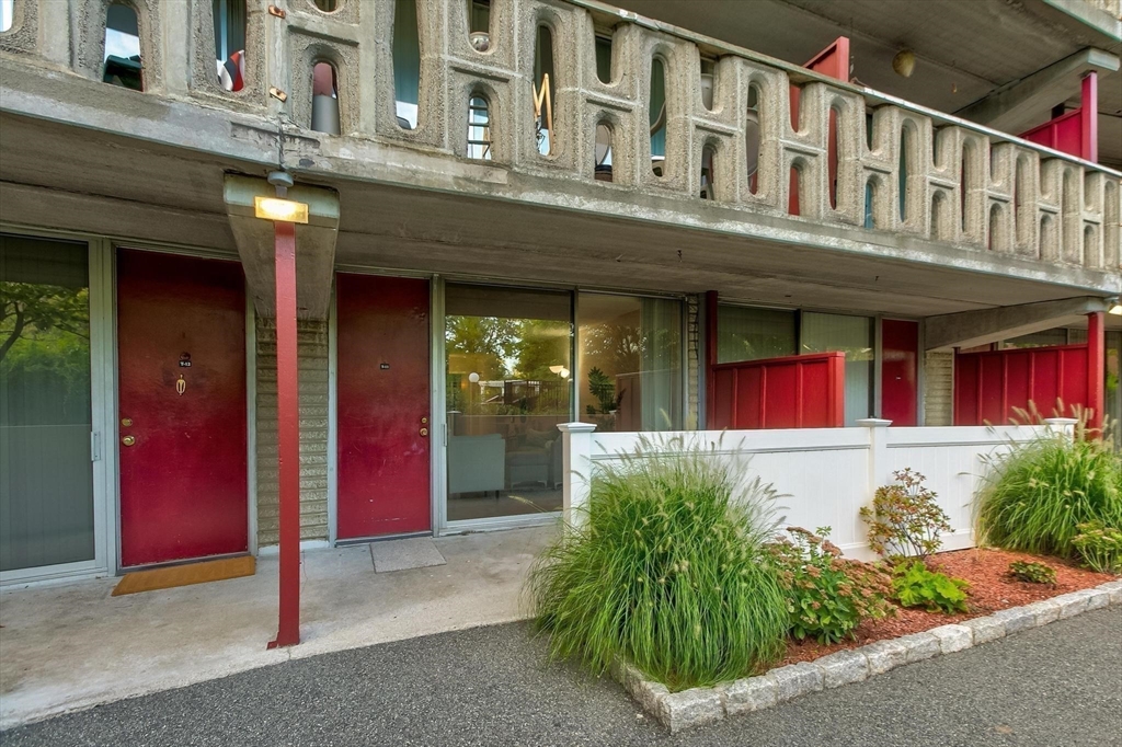 200 Swanton St T11