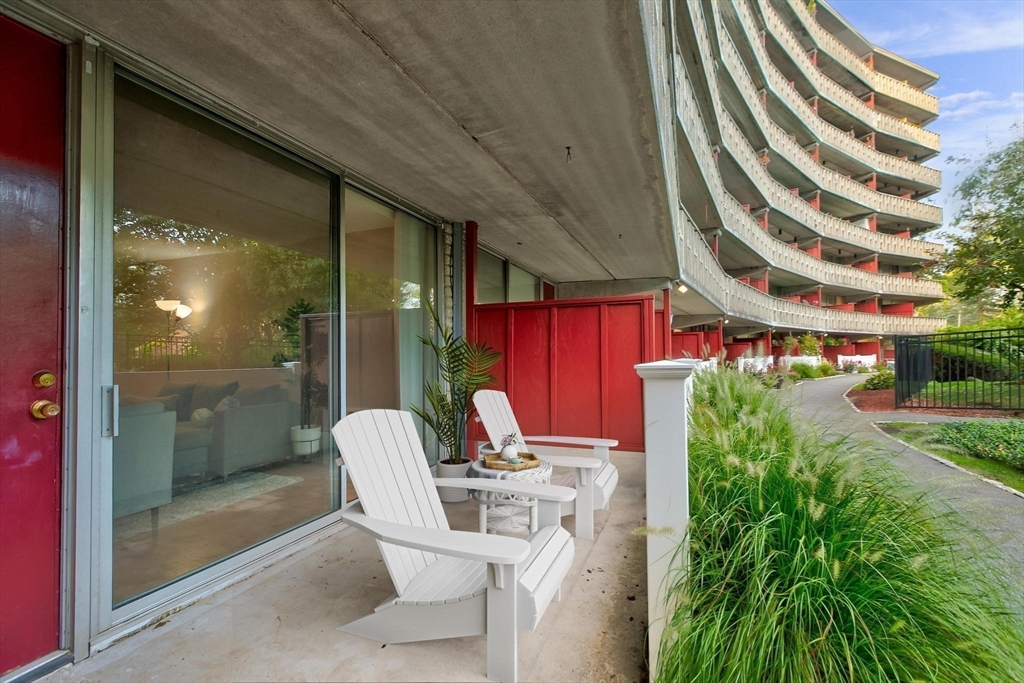 200 Swanton St T11