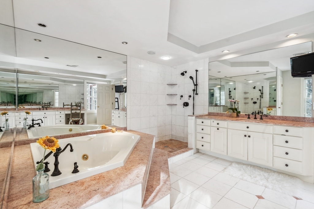 Sherborn, Massachusetts 01770, United States, 5 Bedrooms Bedrooms, ,5 BathroomsBathrooms,Residential,Active,154979