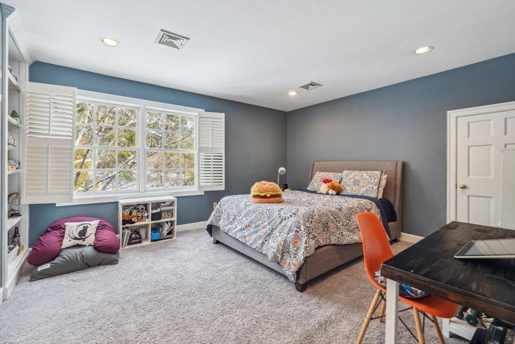 Sherborn, Massachusetts 01770, United States, 5 Bedrooms Bedrooms, ,5 BathroomsBathrooms,Residential,Active,154979