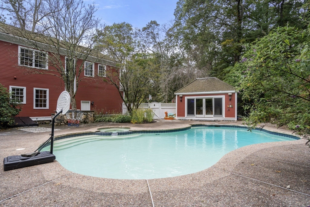 Sherborn, Massachusetts 01770, United States, 5 Bedrooms Bedrooms, ,5 BathroomsBathrooms,Residential,Active,154979