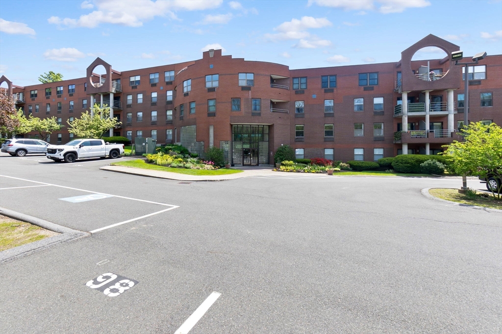 1 Loring Ave 212