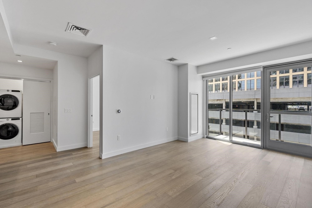 375 Canal St 703
