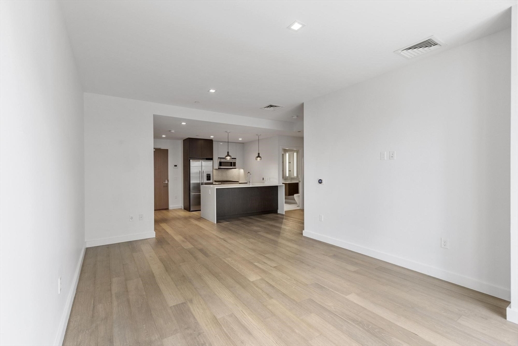375 Canal St 703