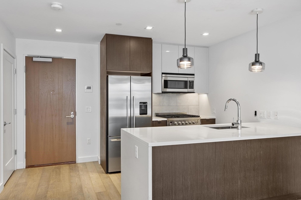 375 Canal St 703