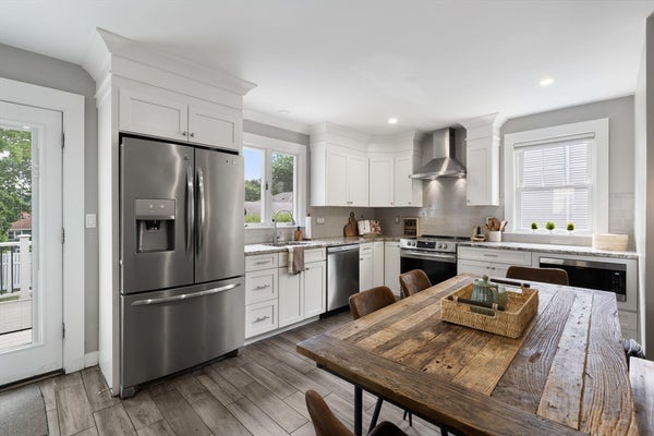 110 DALE ST, WALTHAM, MA 02451 - Image e5d0383e12767a1bdec4ea8a569e65d9/2562740238