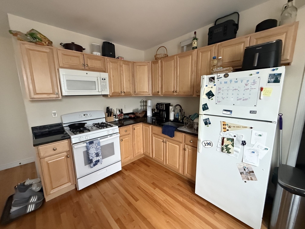 Photo 1 of 7 — 220 Middlesex Avenue 3, Medford, MA 02155