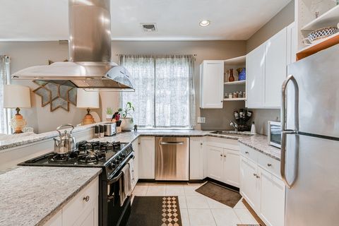 Photo of 557 Salem St #3, Malden, MA 02148 (MLS # 73479442)