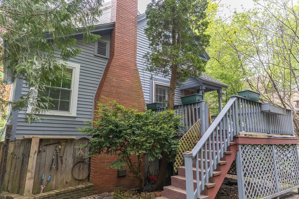 270 Riverbend St