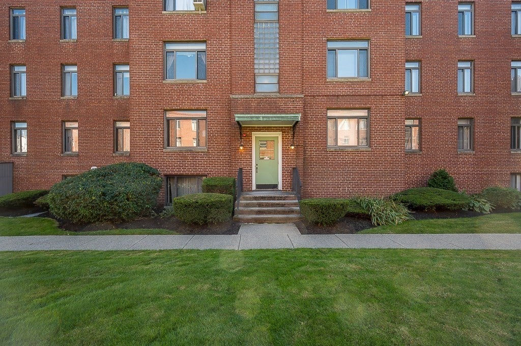 10 Ashland Street 3R